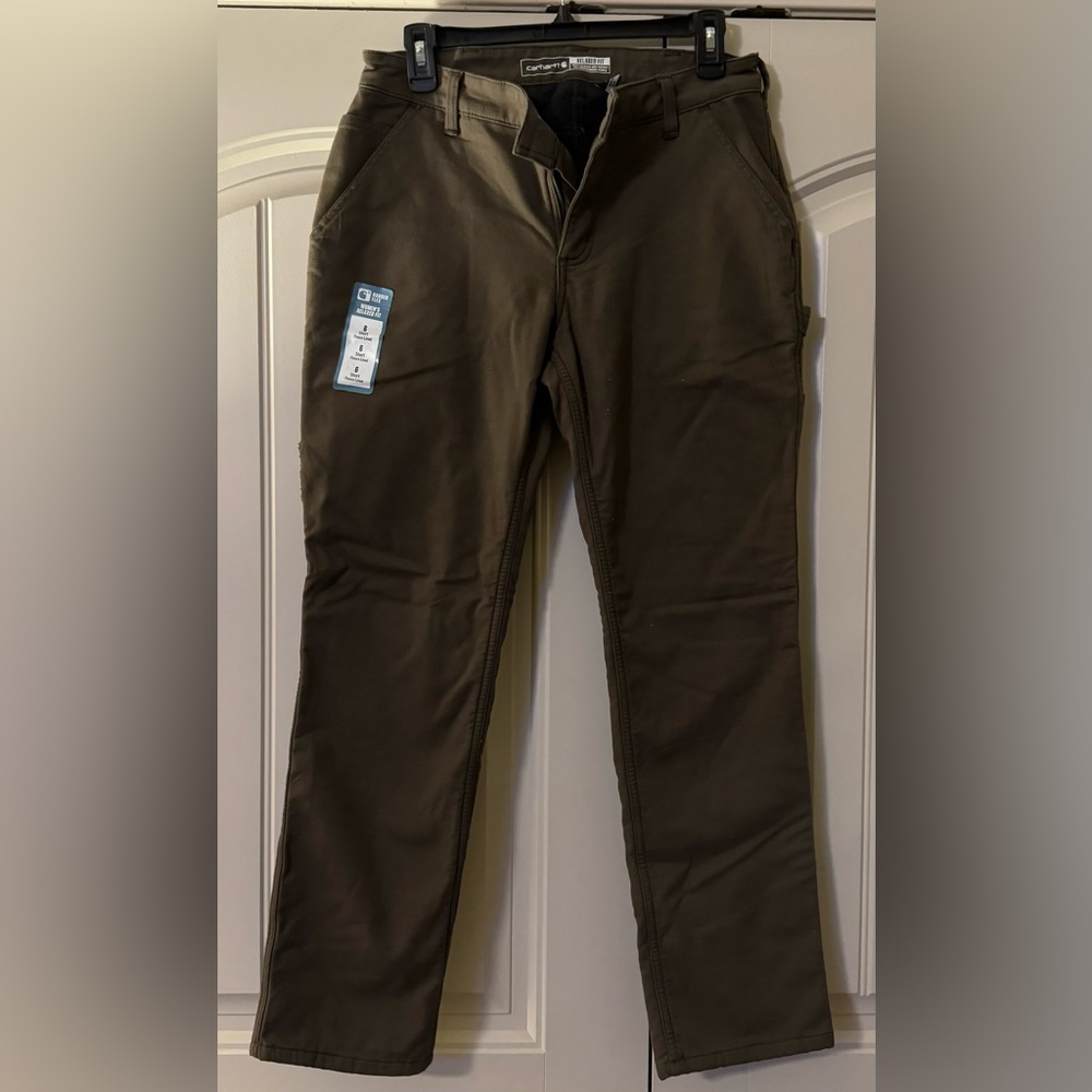 Carhartt women’s fleece lined pants 6 short.  New without tags